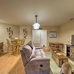 Convenient Apt With Fire Pit About Half-Mi To Lake!